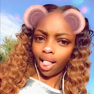 Meet your Posher, Destinee